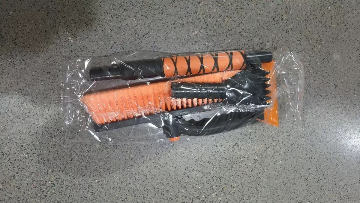 360°2in1 35.4“Rotating Extendable Snow Brush and Ice Scraper for car Windshield