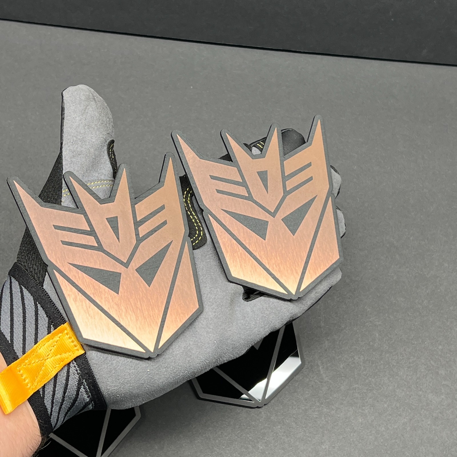 2x Decepticon Transformer Mask ENGRAVED Car Fender Badge Emblem MULTICOLOR Decal