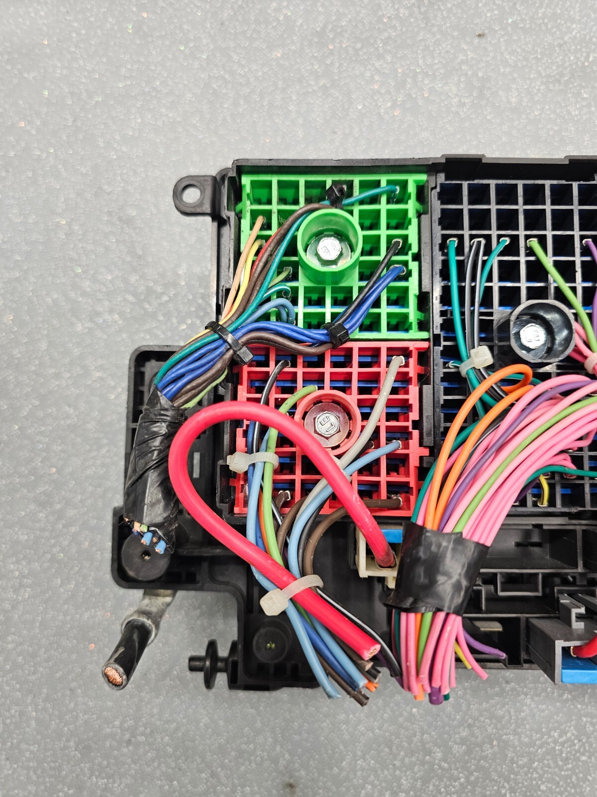 🔥03-06 Chevy Silverado Sierra Power Module Engine Unit Fuse Relay Box Junction