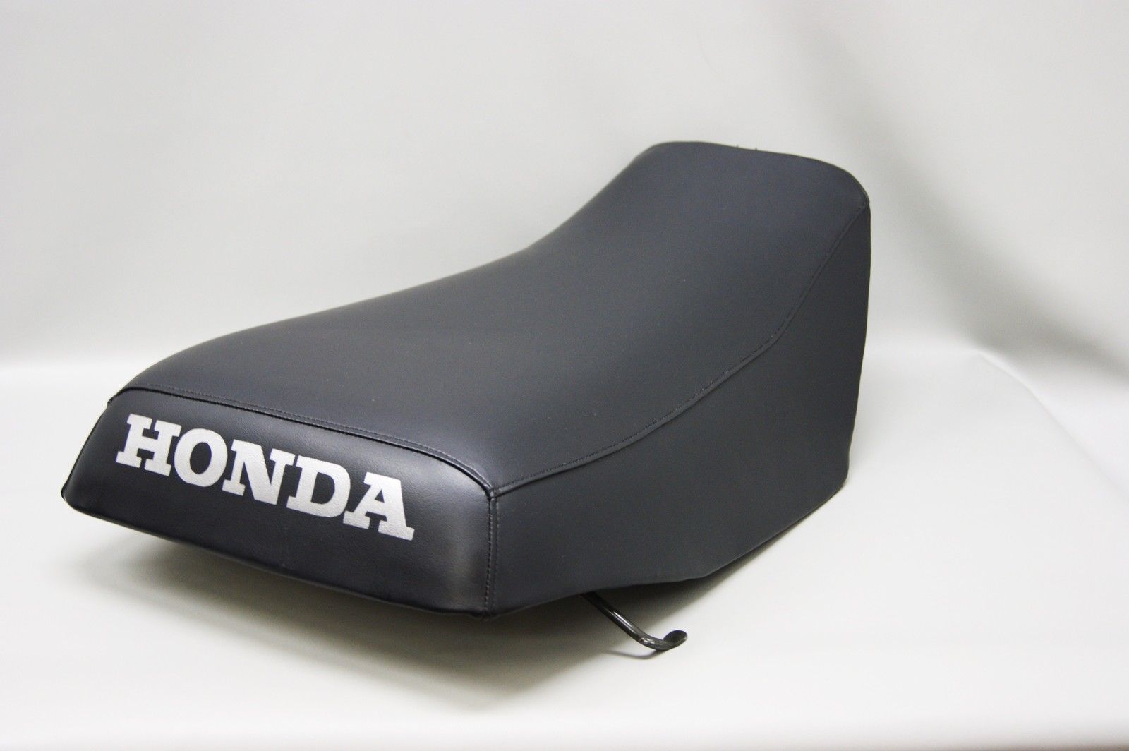 HONDA ATC250es BIG RED Seat Cover 1985-1987 in BLACK marine vinyl (ST)