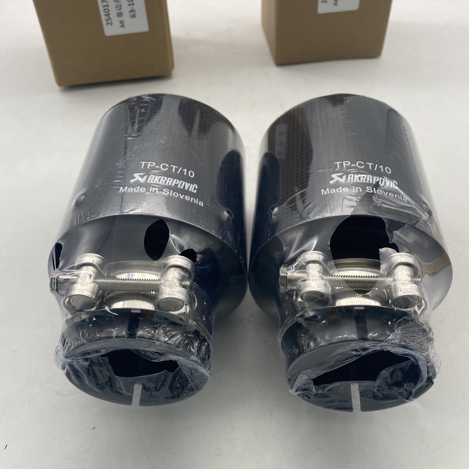 2PCS Glossy Carbon Exhaust Tip 2.5″Out 4″ In 5.25″ L Universal Oval Tailpipe