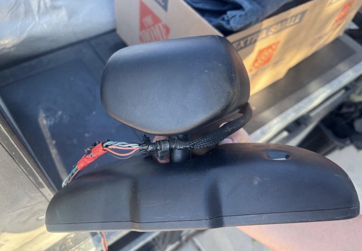 RAM Oem interior rear view mirror with integrated assist and 911 buttons