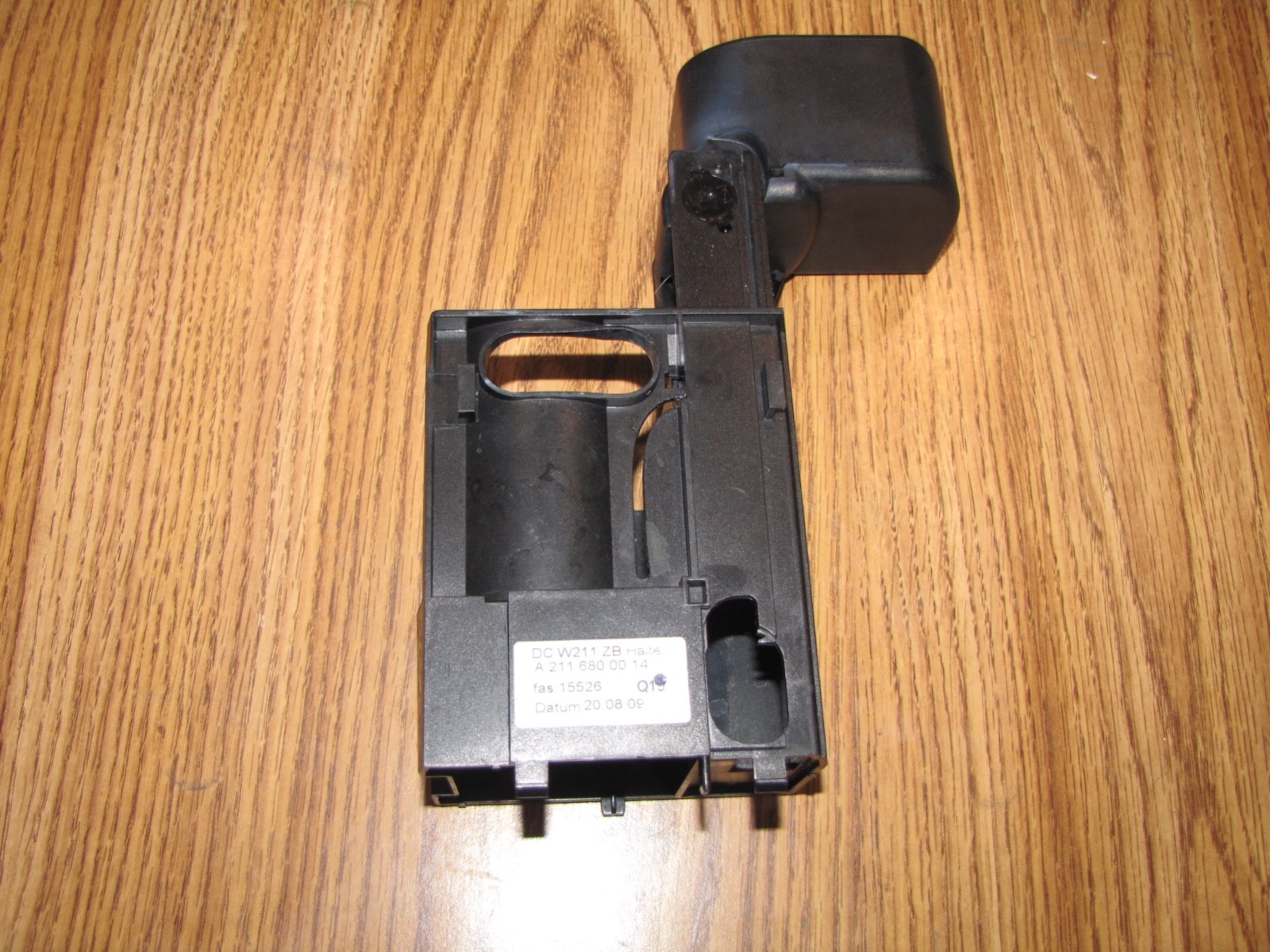 MERCEDES BENZ E-CLASS E320 E350 W211 CUP HOLDER 2003-2008 OEM 2116800014