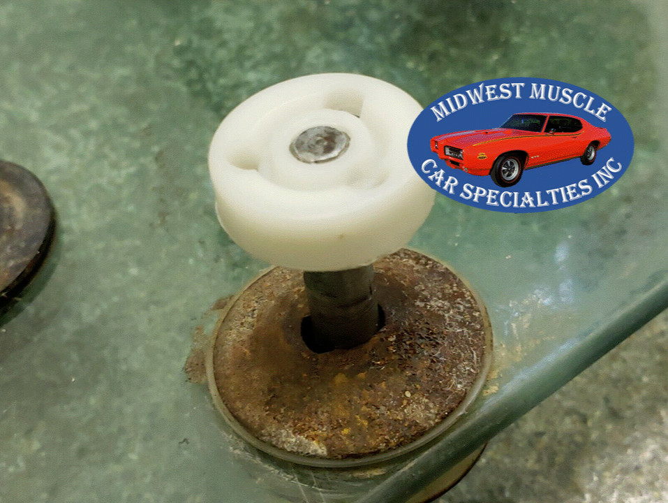 Window Glass & Regulator Roller Arm Door & Rear Quarter Glass Crank GM 1pc B15