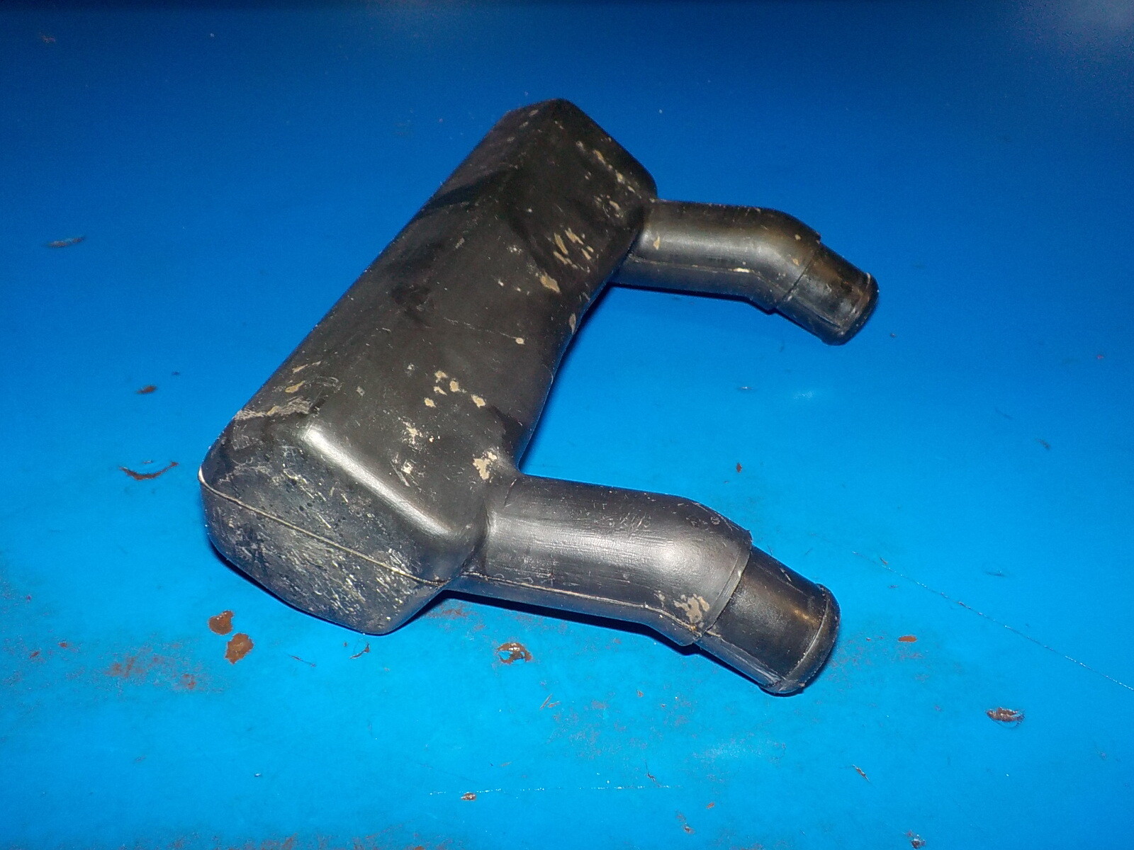 YAMAHA V-MAX 600 VMAX600 1996 BOOST BOTTLE, DAMAGED AS SHOWN IN PICTURES USED