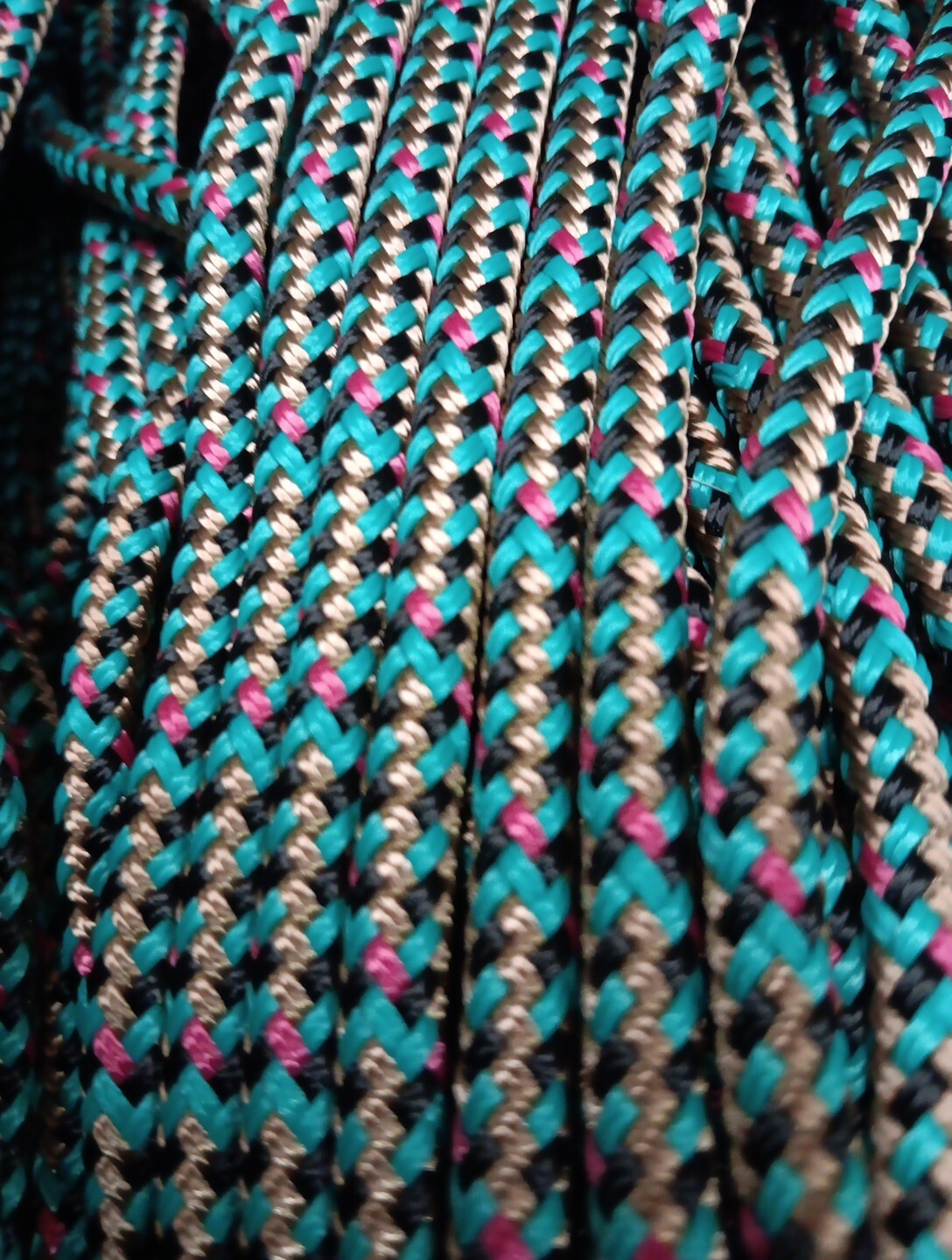 1/4 ” x 200 ft. Double Braid-Yacht Braid Polyester Legacy Rope. Made in USA.