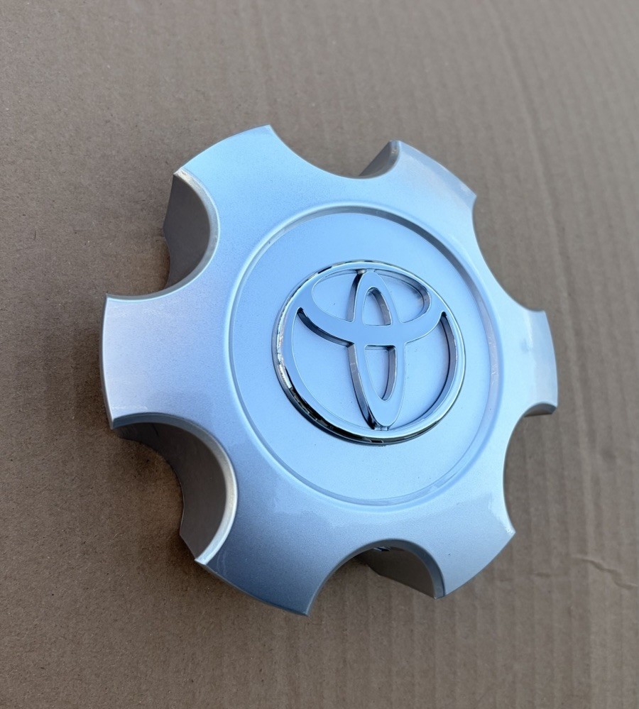 1pc New TOYOTA Sequoia 2003 04 05 06 07 CENTER HUB CAP SILVER 560-69440 17″WHEEL